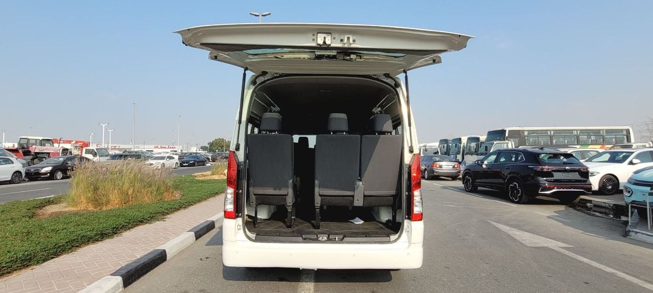 Toyota Hiace GL Highroof 2.8L RHD Automatic Gear 2WD 1GD-FTV Diesel Engine 13 Seats 5 Foors