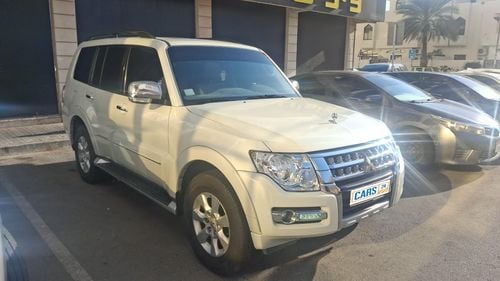 ميتسوبيشي باجيرو GLS MIDLINE 3 | بدون دفعة مقدمة | اختبار القيادة في المنزل