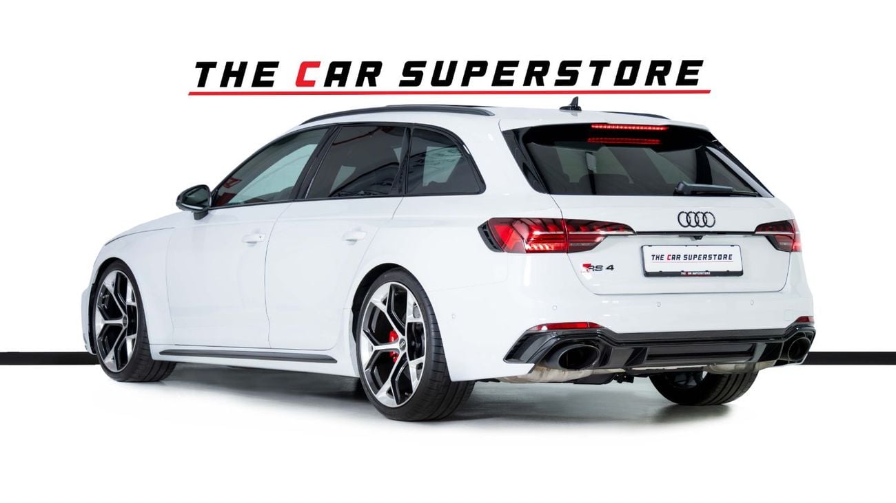 Audi RS4 Avant-Al Nabooda WarrantyService Contract-Very Low Mileage-Carbon Fiber RS Bucket Seats