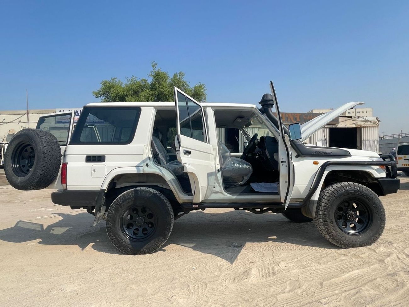 تويوتا لاند كروزر 5 Doors Hardtop ,Diesel 4500 CC ,Right Hand Drive ,Manual Transmission