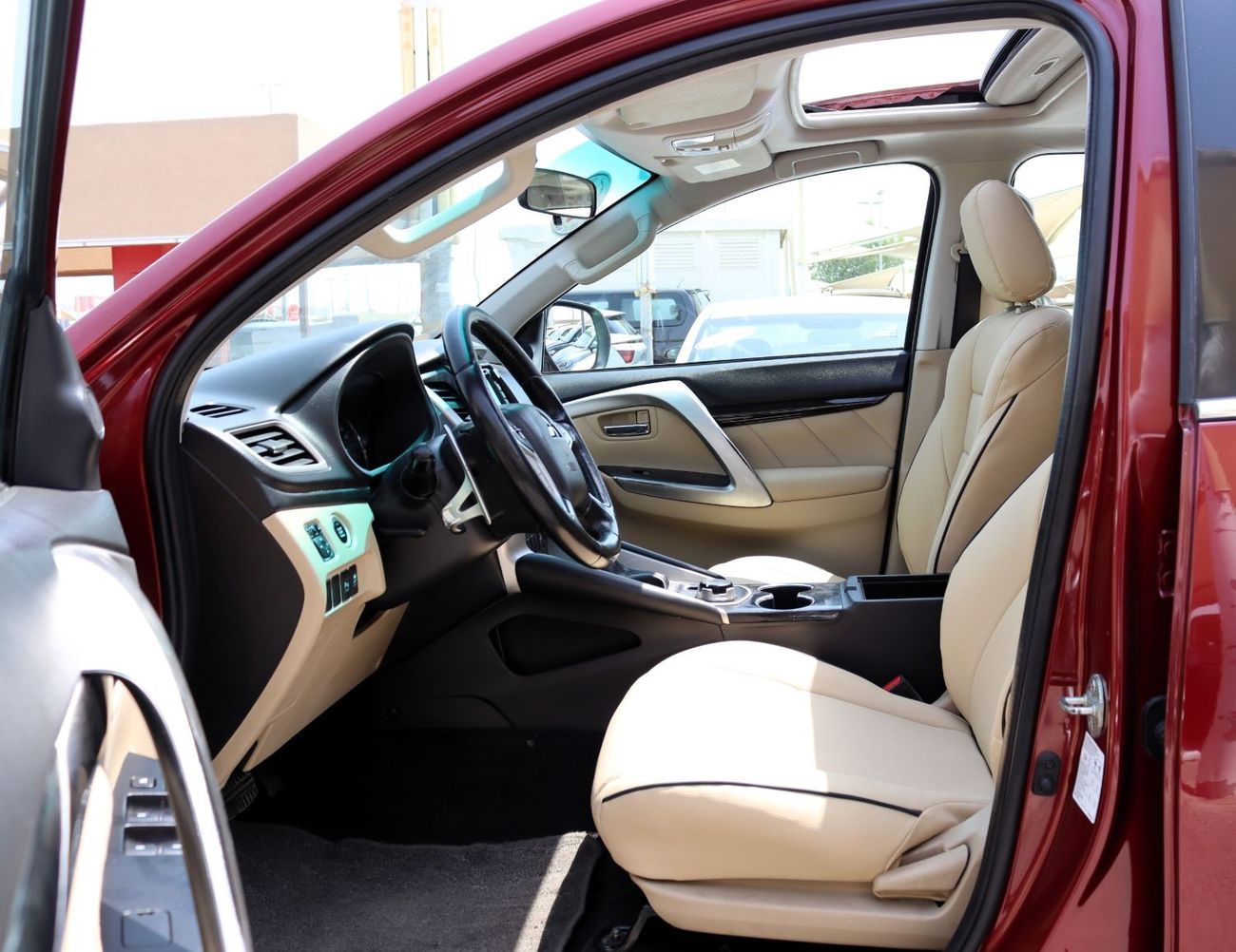 Mitsubishi Montero GLS Top ACCIDENTS FREE - GCC - ORIGINAL PAINT - PERFECT CONDITION INSIDE OUT