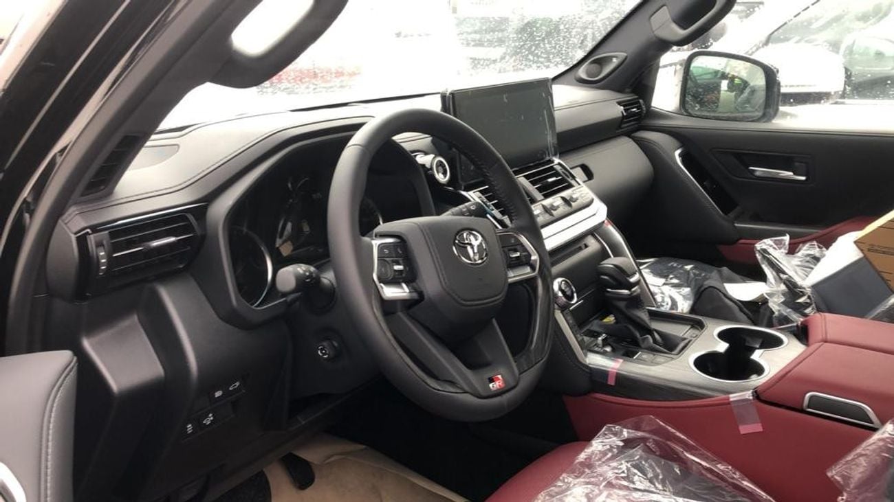 تويوتا لاند كروزر GR SPORT