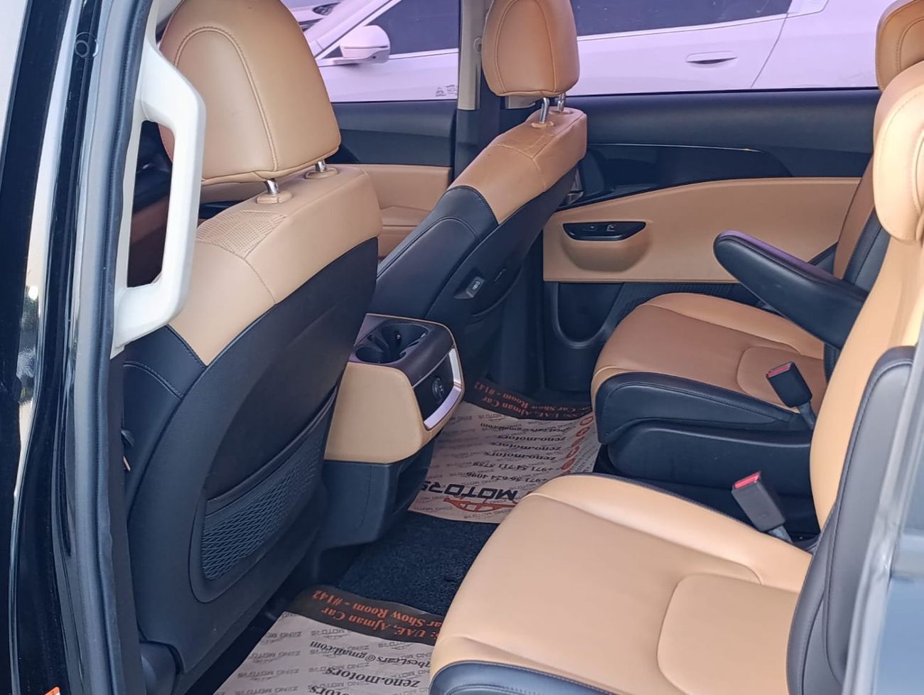 Kia Carnival STD (NON GCC)