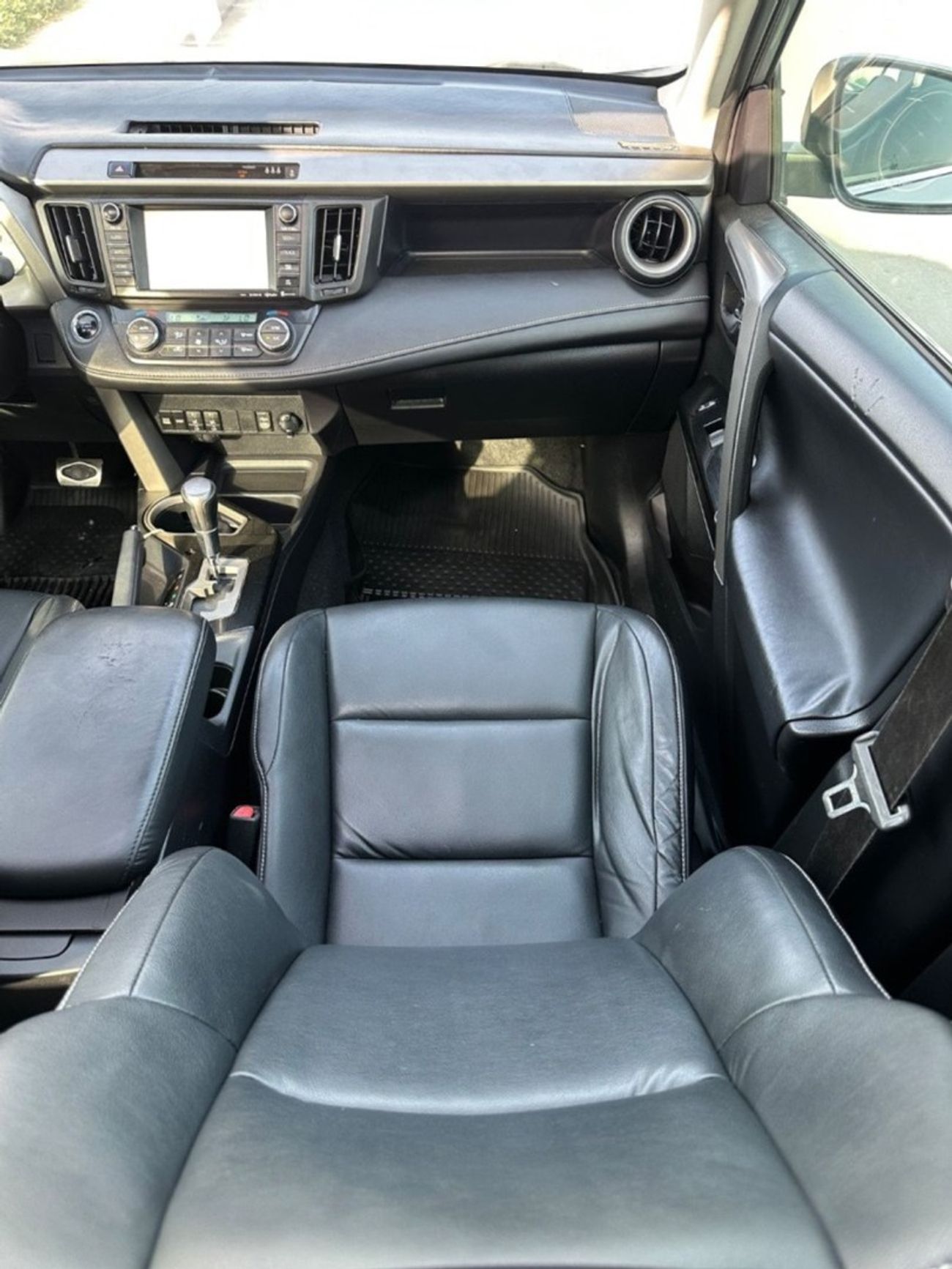 تويوتا راف ٤ Limited 2.5L push start, leather seats, Power seats,sunroof