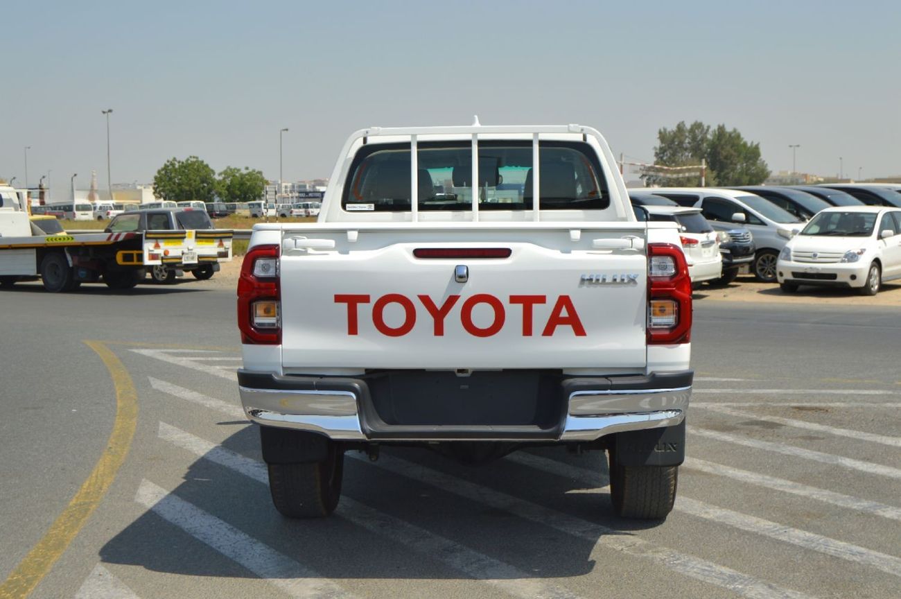 تويوتا هيلوكس Double cabin 2.8L, perfect inside and outside