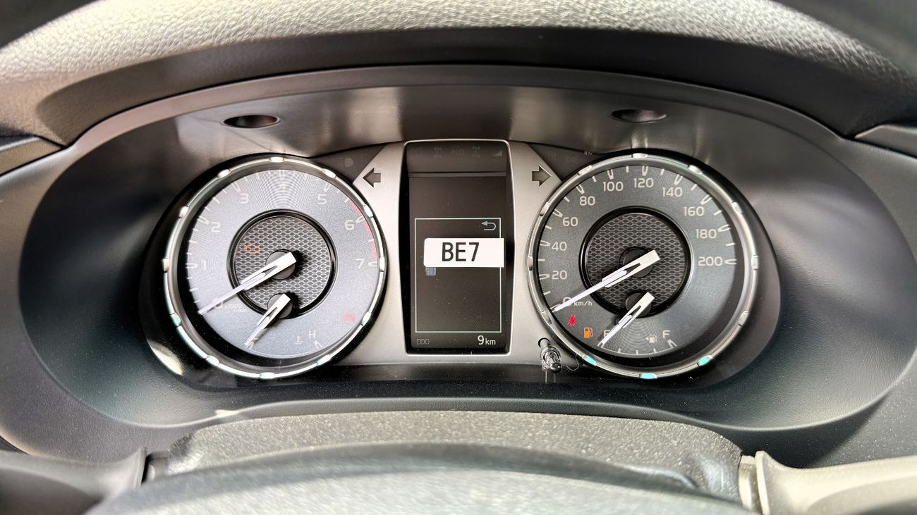 Toyota Hilux Toyota Hilux 2.7L Petrol MT SC 4x4 2025YM