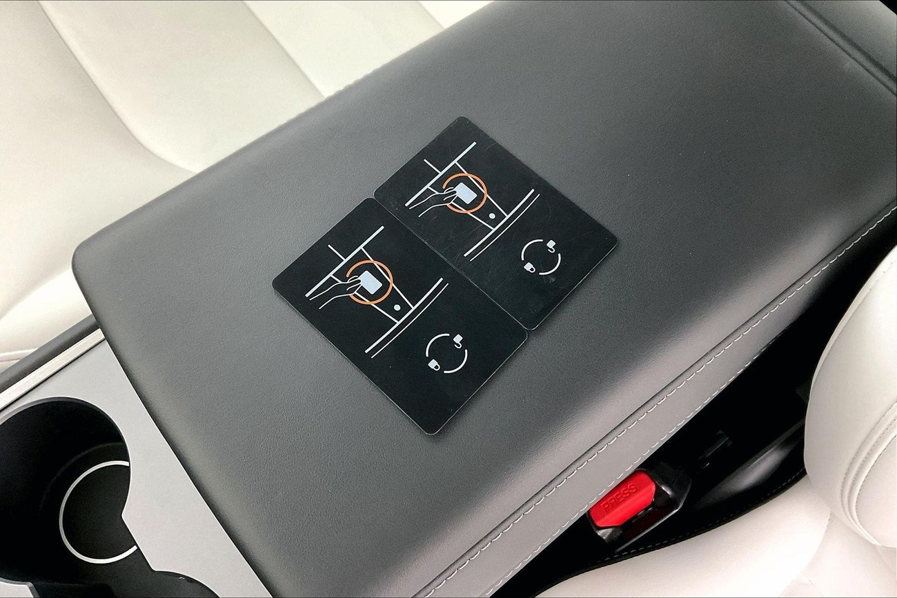 تسلا موديل 3 Performance (Dual Motor) | عرض العيد الحصري | خالية من أضرار الفيضانات