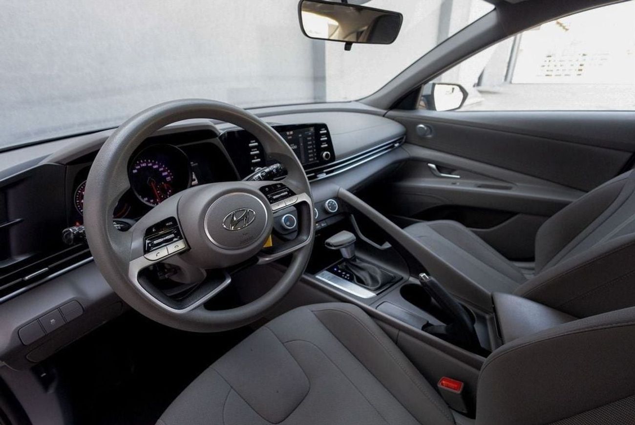 Hyundai Elantra Smart 1.6L Hyundai Elantra 2023 GCC under Agency Warranty with Flexible Down-Payment.