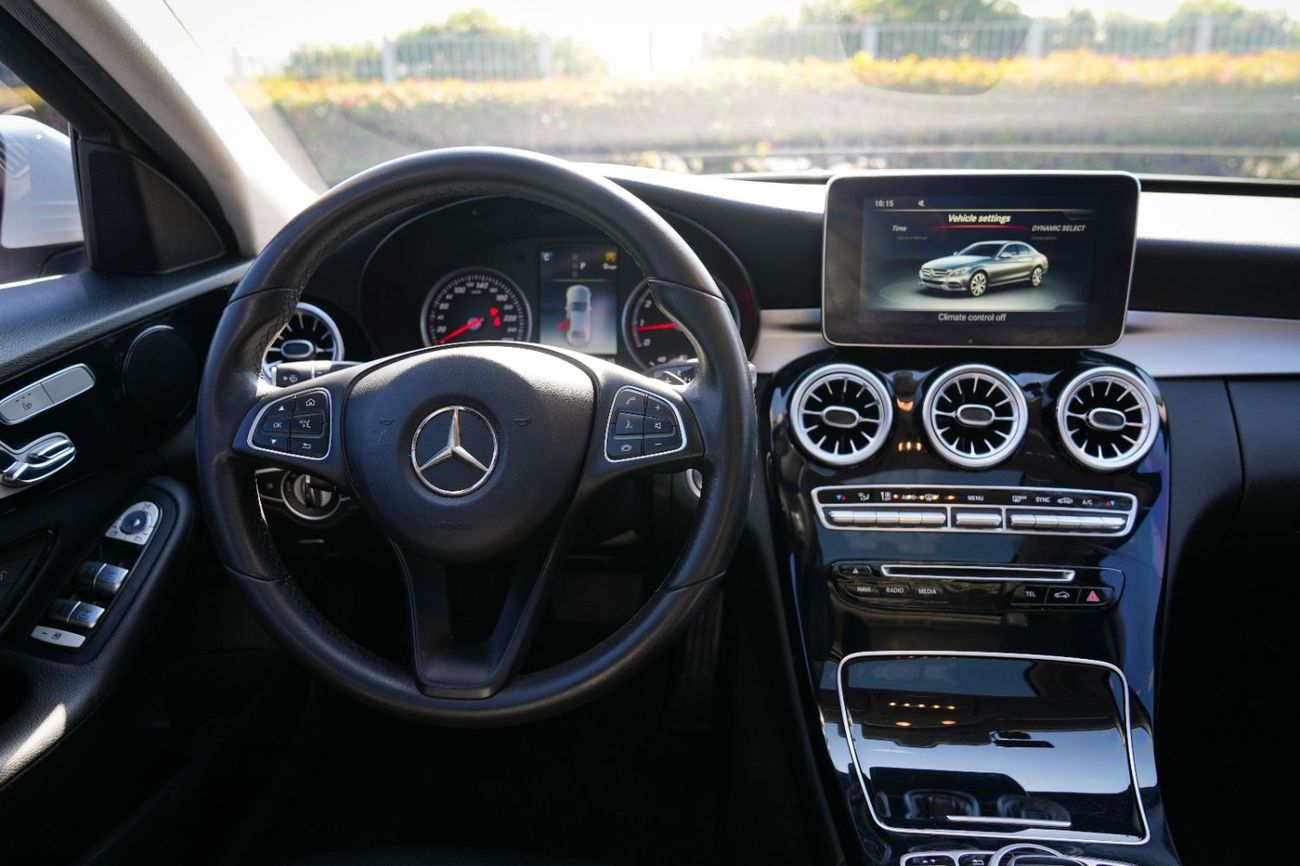 مرسيدس بنز C 200 2018!! KOREAN SPECS!! NO PAINT!! NO ACCIDENT!!
