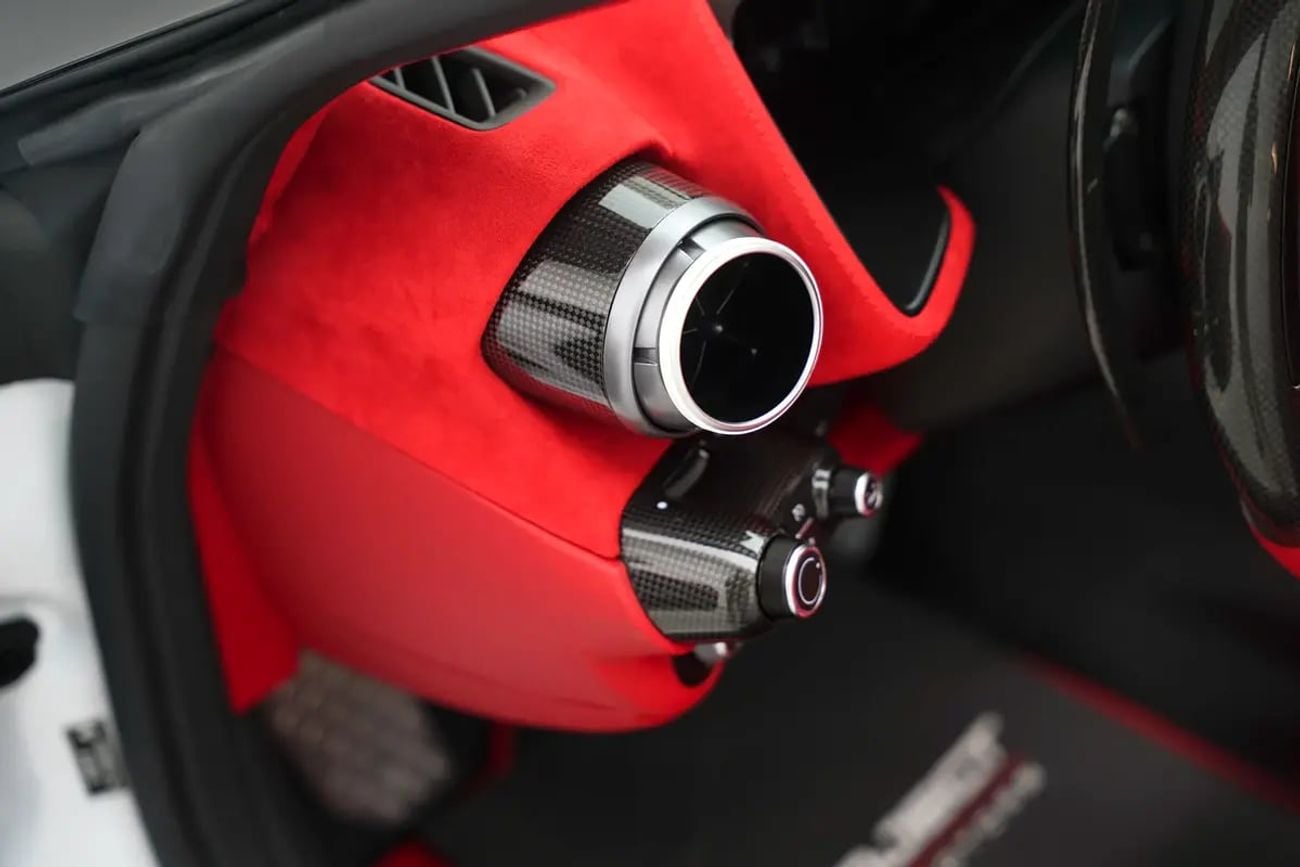 فيراري 812 GTS COMPETIZIONE APERTA WITH 7 YEARS SERVICE CONTRACT