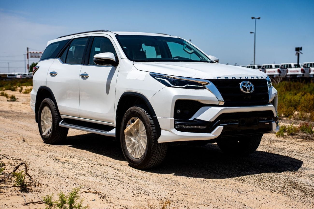 تويوتا فورتونر Toyota Fortuner 4.0L SUV 4WD 2025