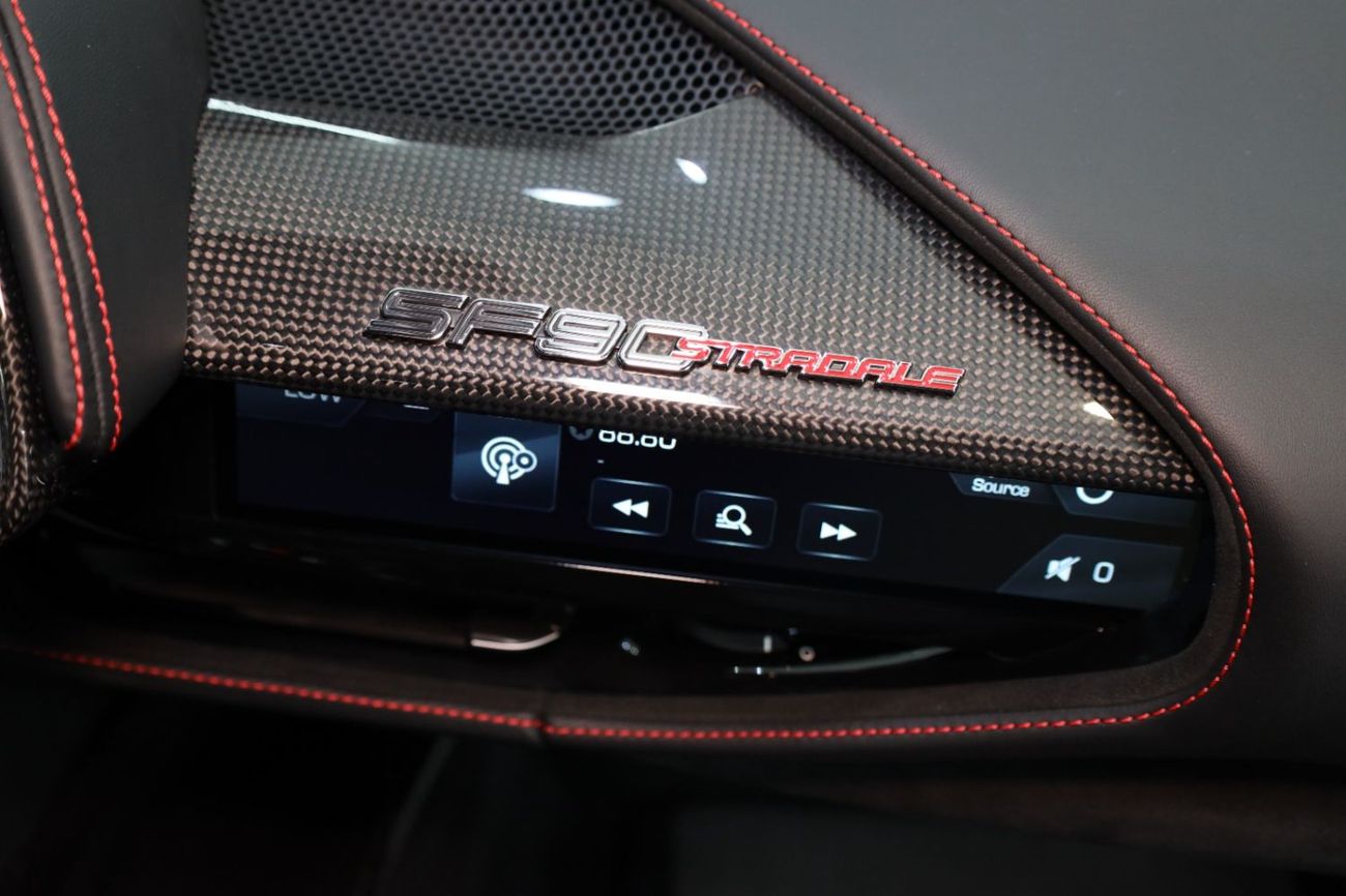 Ferrari SF90 Stradale 2022 Ferrari SF90 Stradale, Apple CarPlay, JBL Audio, 360° Camera, Daytona Racing Seats!!