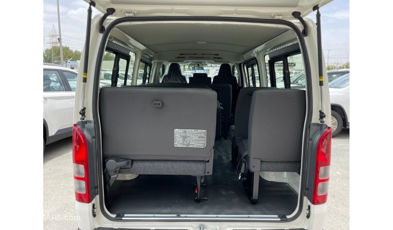 تويوتا هاياس Toyota Hiace Std roof, 2.5l diesel, 2023 model