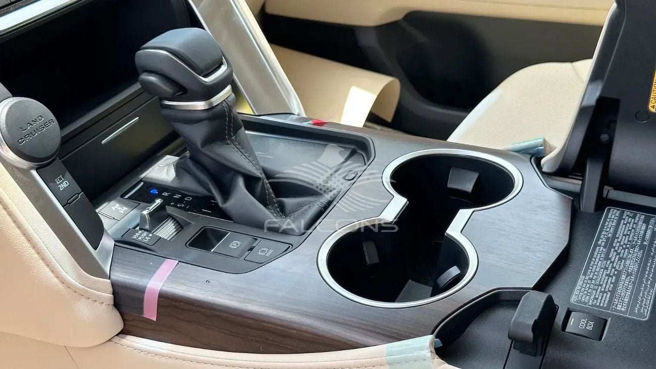 تويوتا لاند كروزر Toyota LC300 4.0L GXR