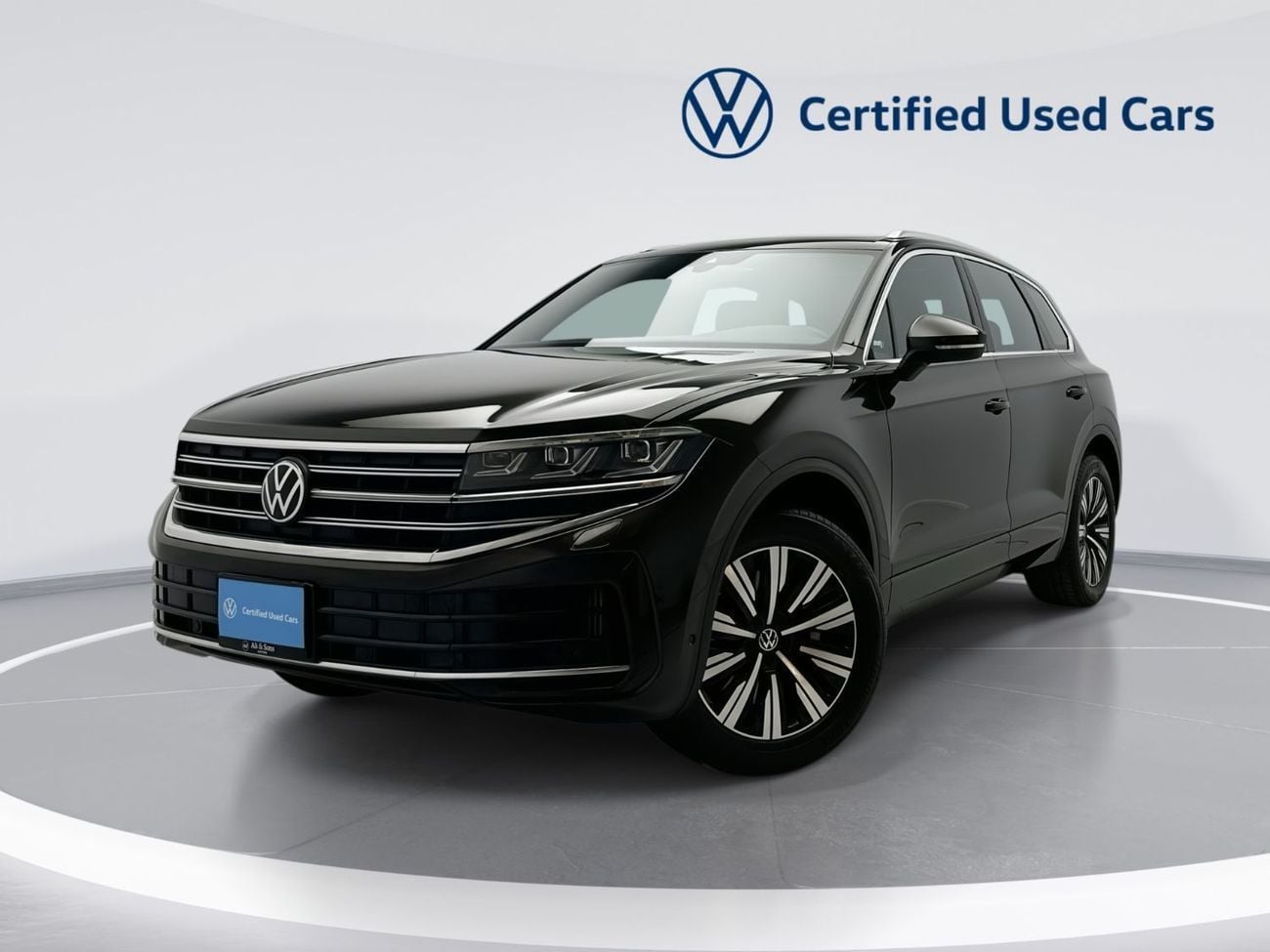 Volkswagen Touareg ELEGANCE with Sunroof - Leather Seats 3L