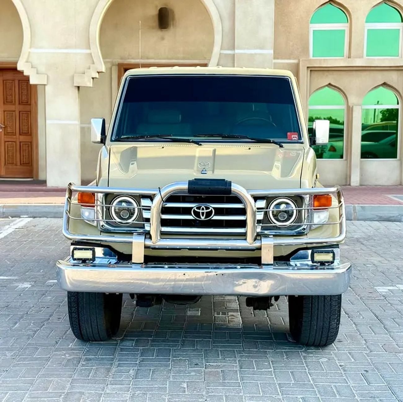 Toyota Land Cruiser تويوتا لاند كروزر ربع موديل خليجي جير عادي