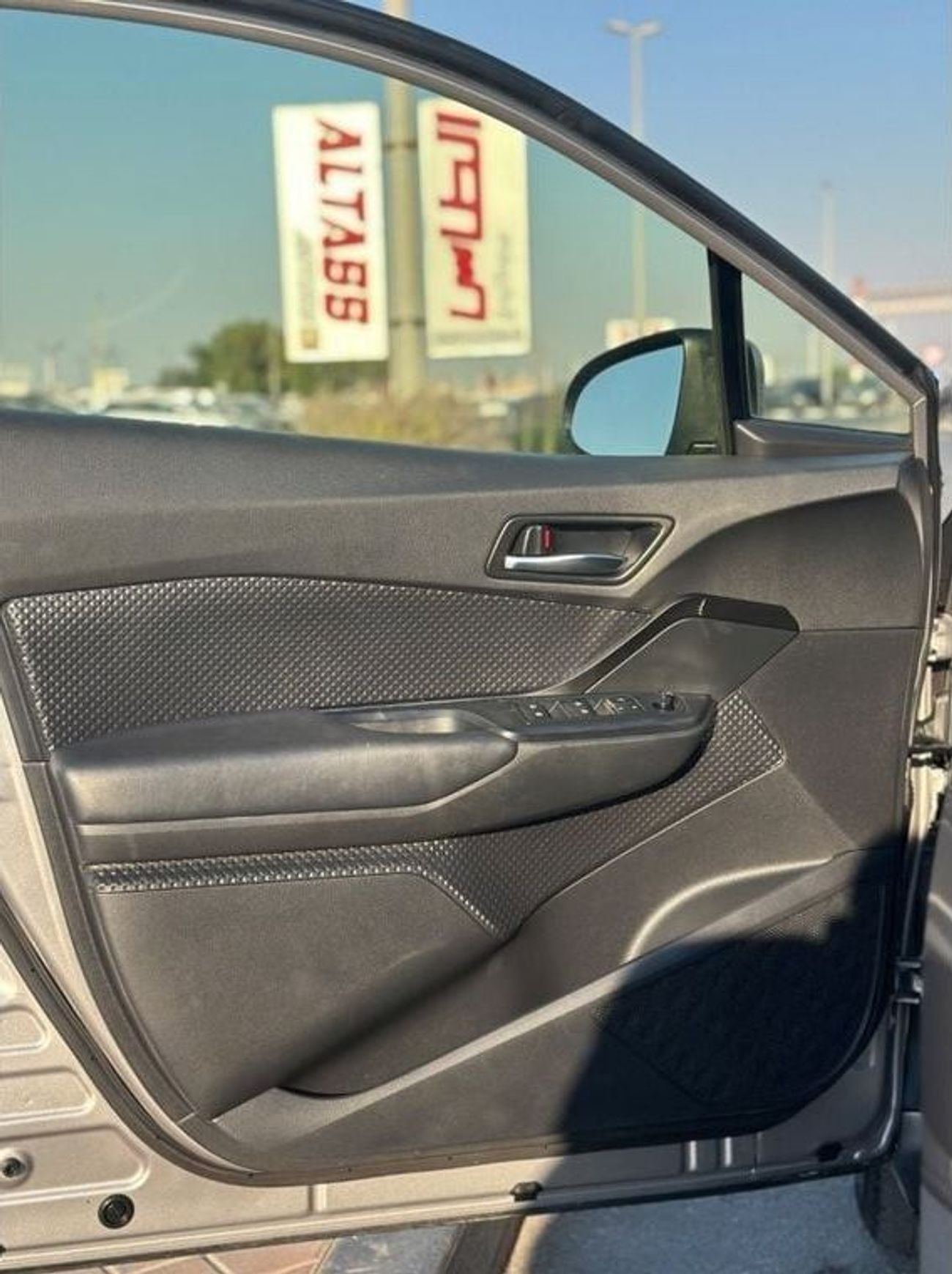 تويوتا CHR XLE