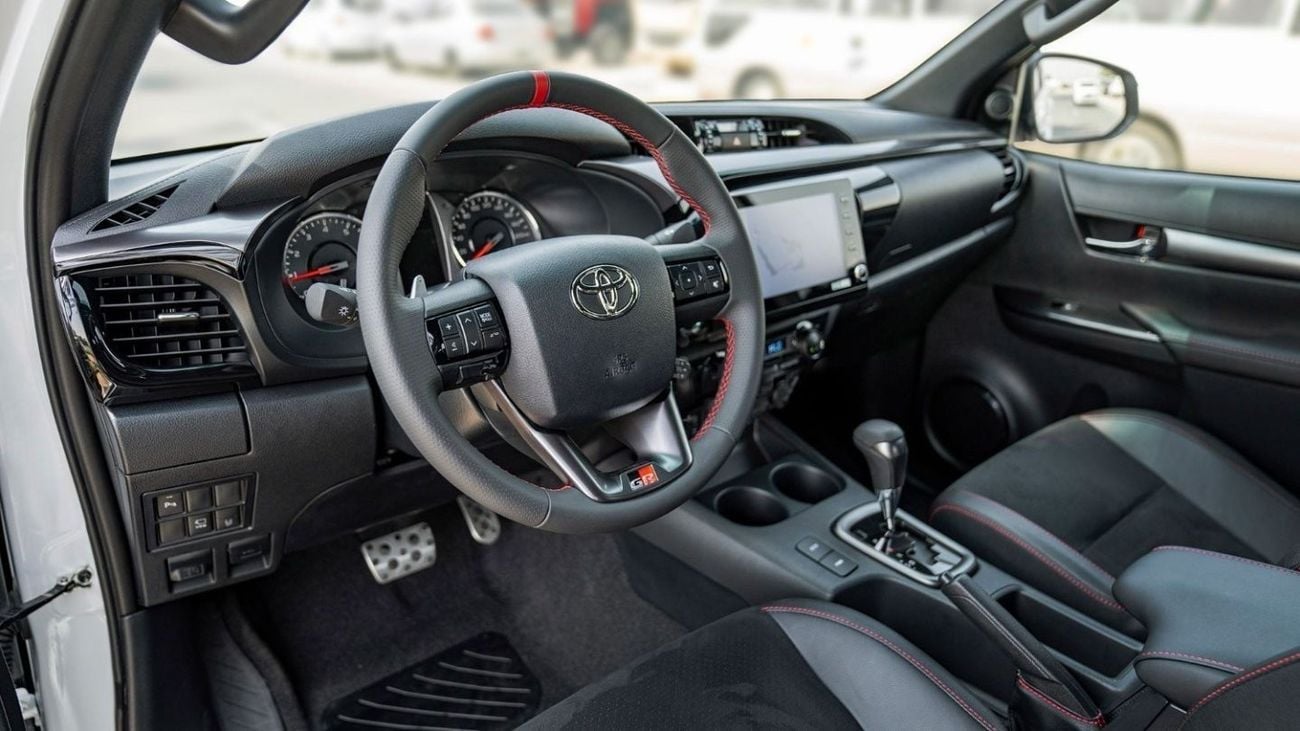 Toyota Hilux DC GR SPORT 4.0P AT 4X4 - WHITE