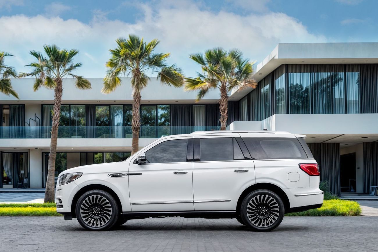 Lincoln Navigator Navigator Presidential | 3,819 P.M | 0% Downpayment | Impeccable Condition!