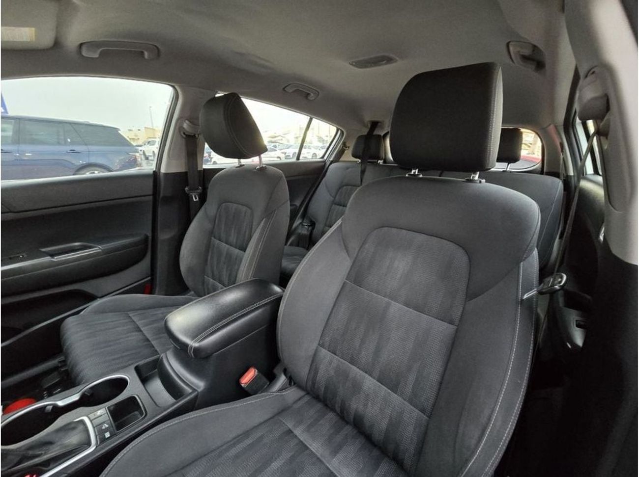 Kia Sportage LX Top 2.4L KIA SPORTAGE 2017 GCC ORGINAL PAINT // ACCIDENT FREE // GOOD CONDITION