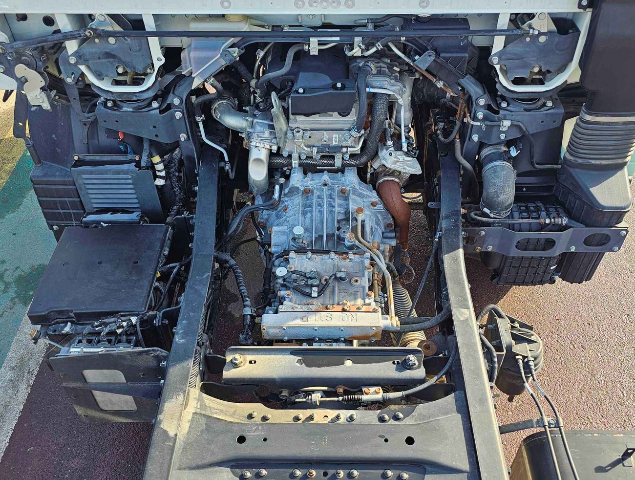 Mitsubishi Fuso Canter CHASSIS EURO 5 / A/T /  3.8L V6 DIESEL / 3 STR / CODE # CHASSIS