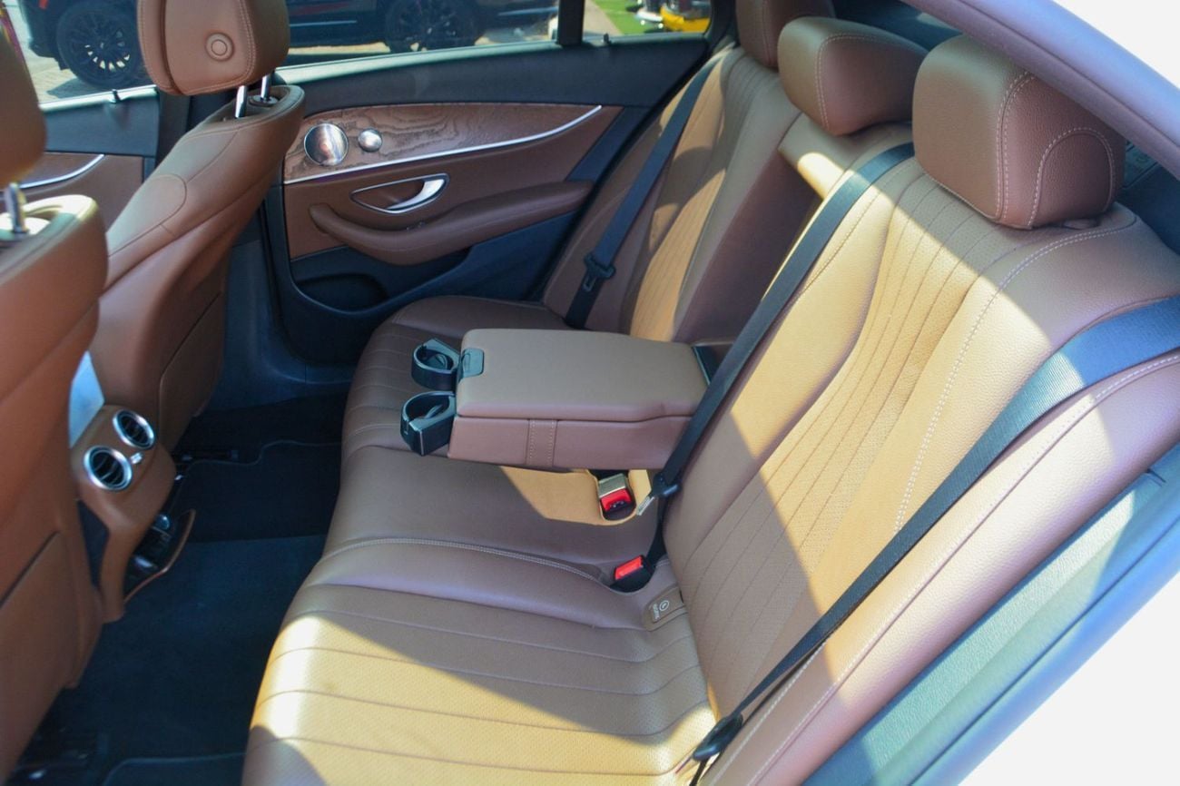 مرسيدس بنز E300 AMG Premium + 2.0L