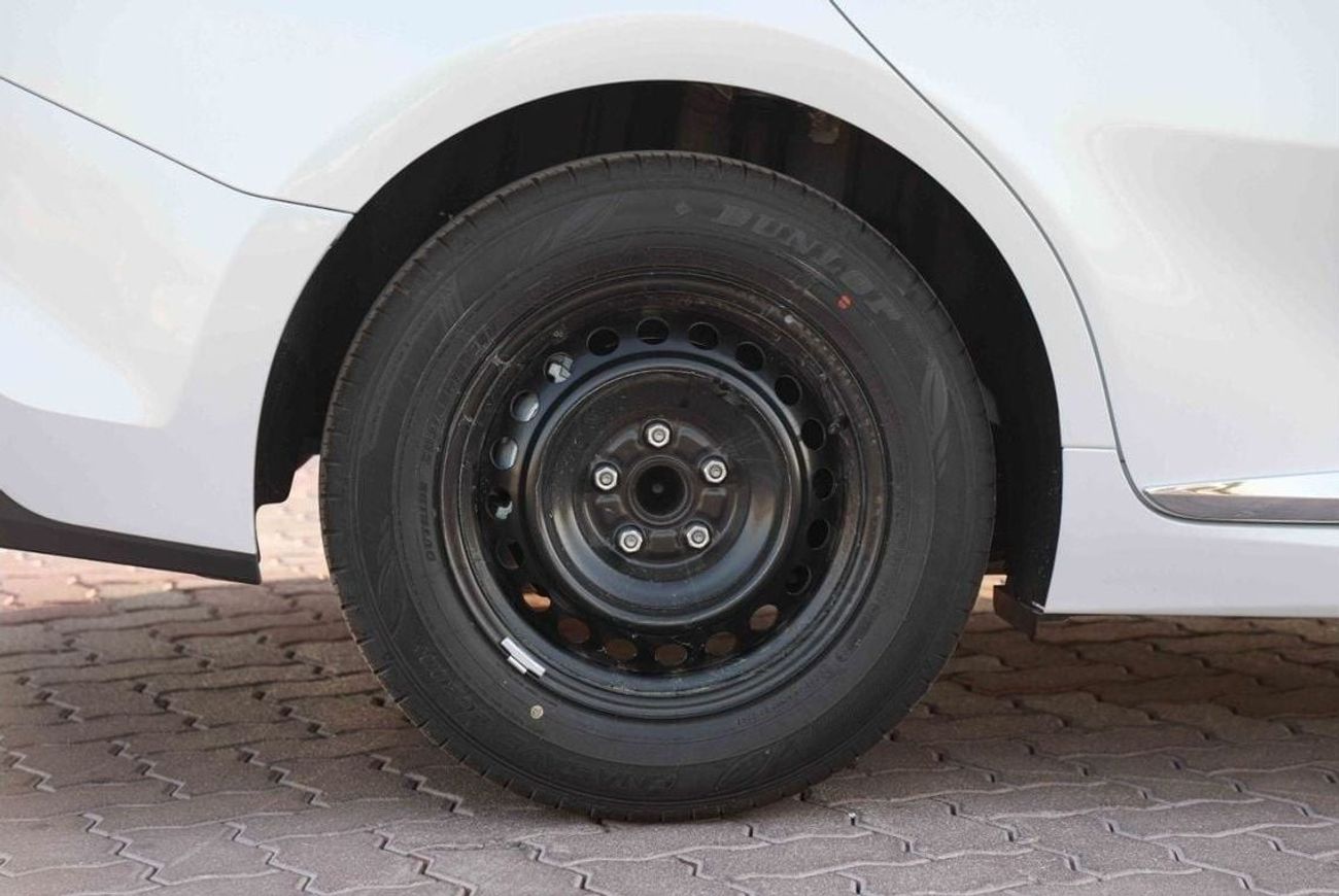 Toyota Camry 2025 TOYOTA CAMRY E 2.5 - PLATINUM WHITE PEARL inside BEIGE | Export Only