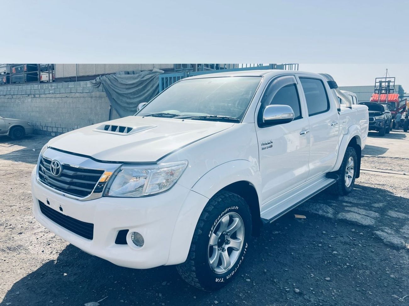 Toyota Hilux DIESEL 3.0 LITER ,AUTOMATIC RIGHT HAND DRIVE