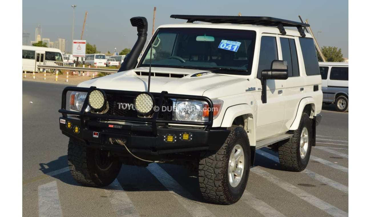 Toyota Land Cruiser 70 Diesel 1vD engine clean car