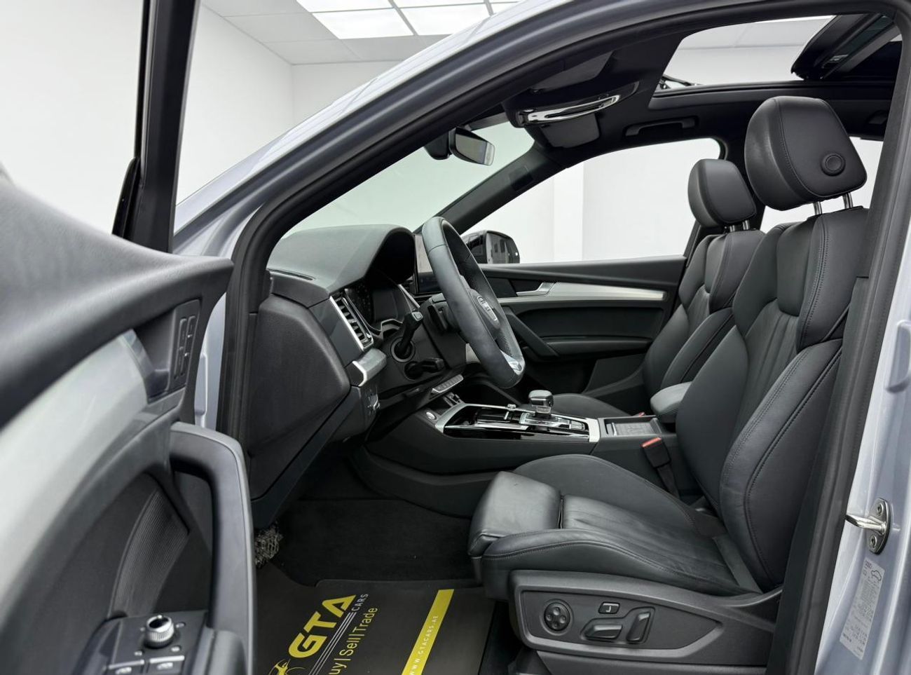 Audi Q5 45 TFSI quattro S Line 2.0L 2024 Audi Q5 S-Line Quattro, 2029 Audi Warranty + Service Pack, Low Km,