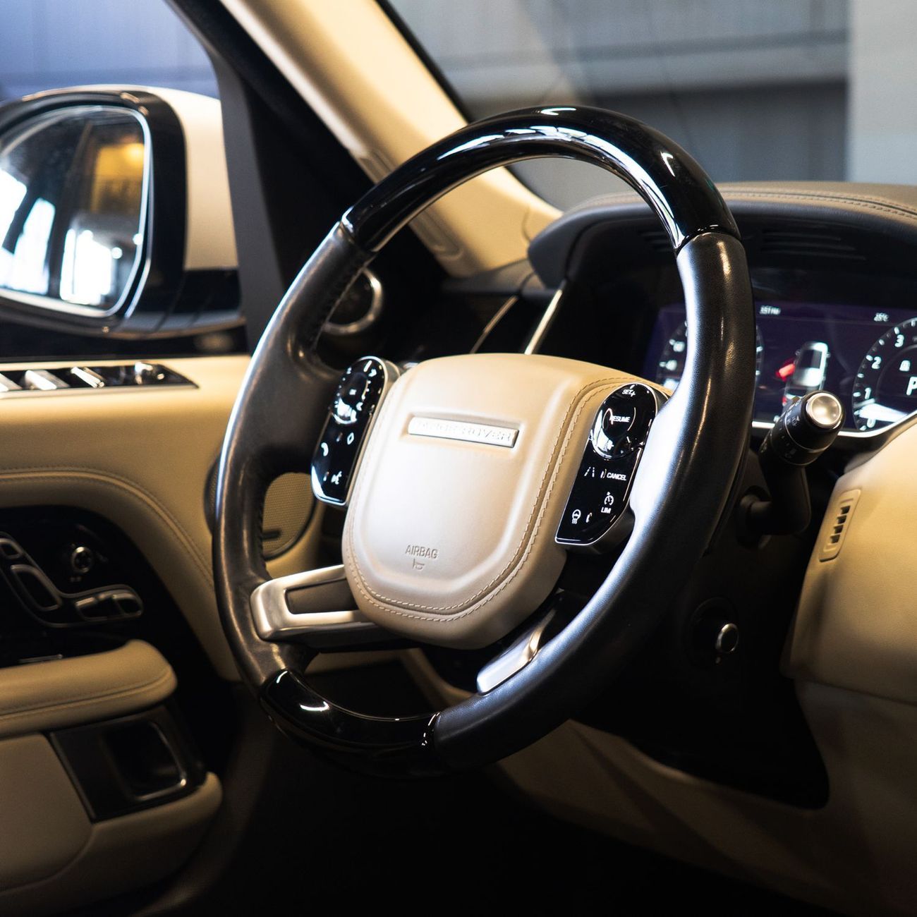 Land Rover Range Rover AED 2,682 pm • 0% Downpayment • Range Rover Vogue • 1 Year Warranty