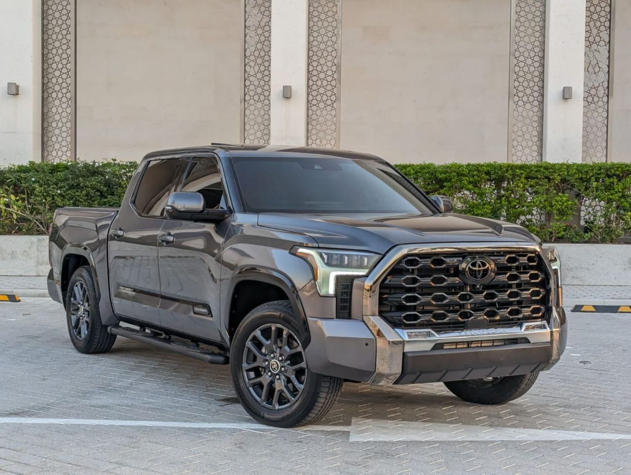 Toyota Tundra Toyota tundra 2023 LHD grey colour