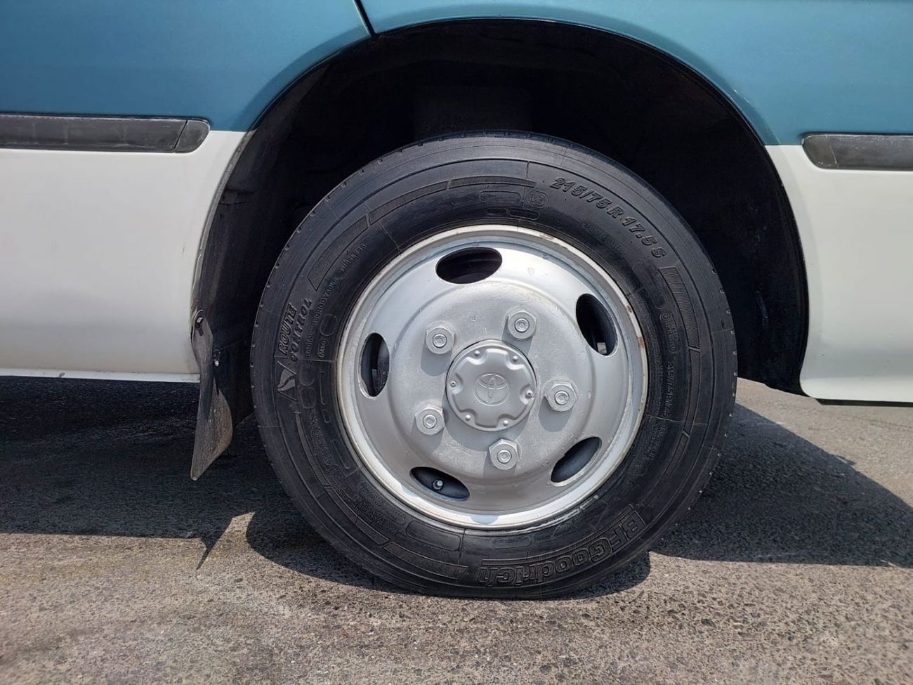 تويوتا كوستر (RAMADAN OFFER) TOYOTA COASTER BUS RHD 1996 MODEL 4.2 L DIESEL AUTOMATIC(PM01351)