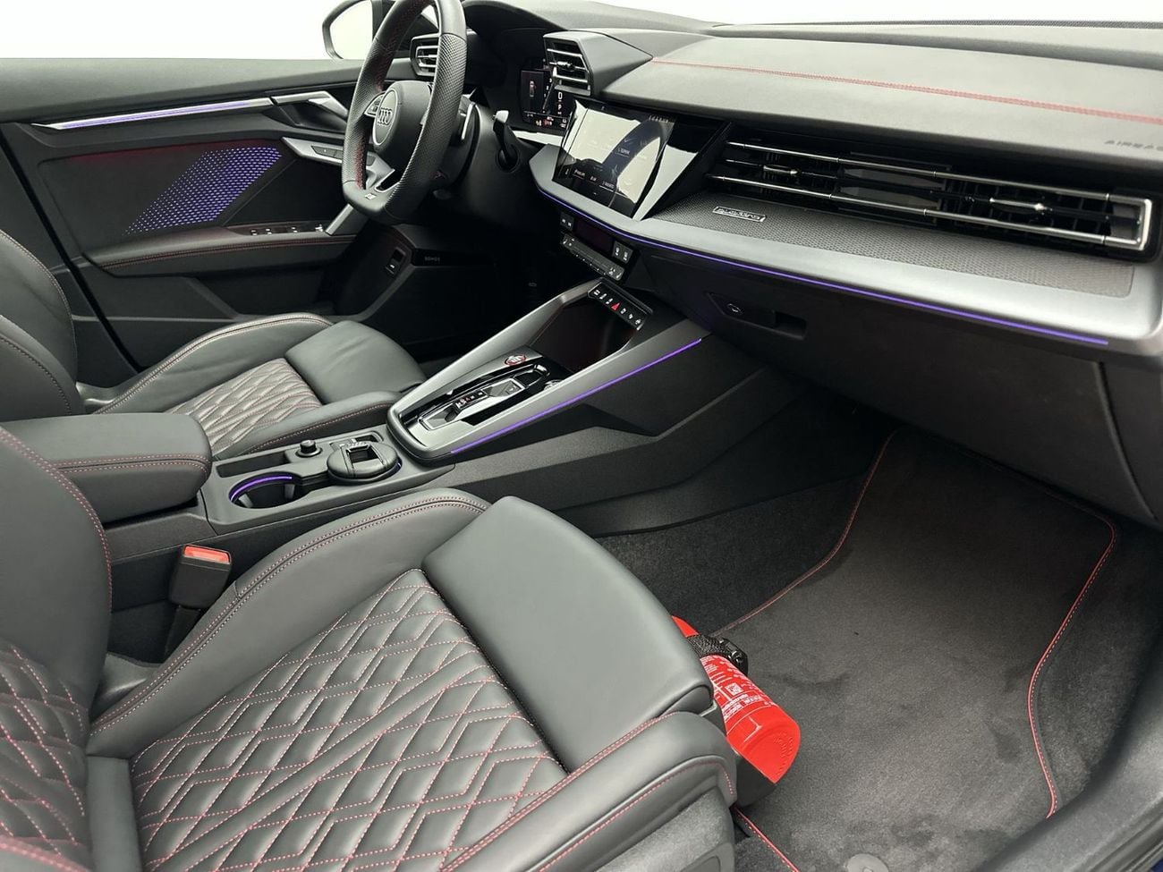 Audi S3 TFSI quattro 2.0L Sedan Sedan TFSI 333hp (Ref# 79092)