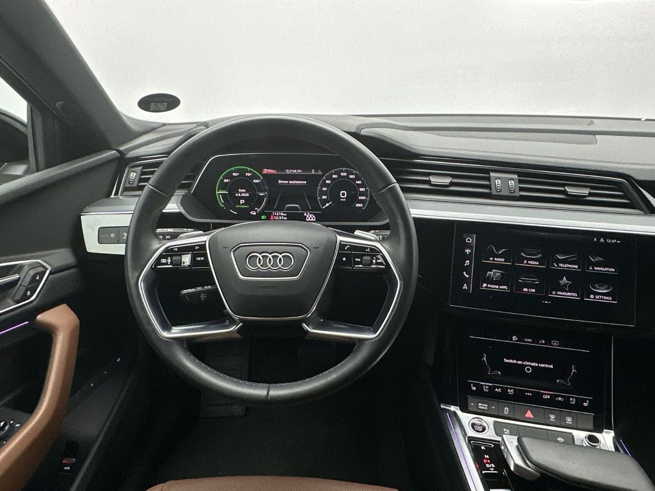 Audi Q8 etron 55 quattro Advanced Q8 Advanced 55 e-tron quat 408hp (Ref# 028490)