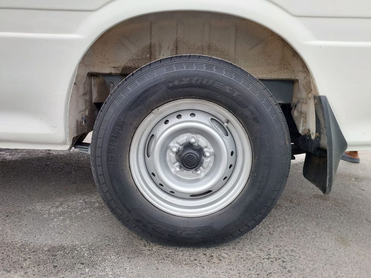 تويوتا هاياس TOYOTA HIACE VAN RHD 2000 MODEL 2.4 L PETROL MANUAL(PM02940)