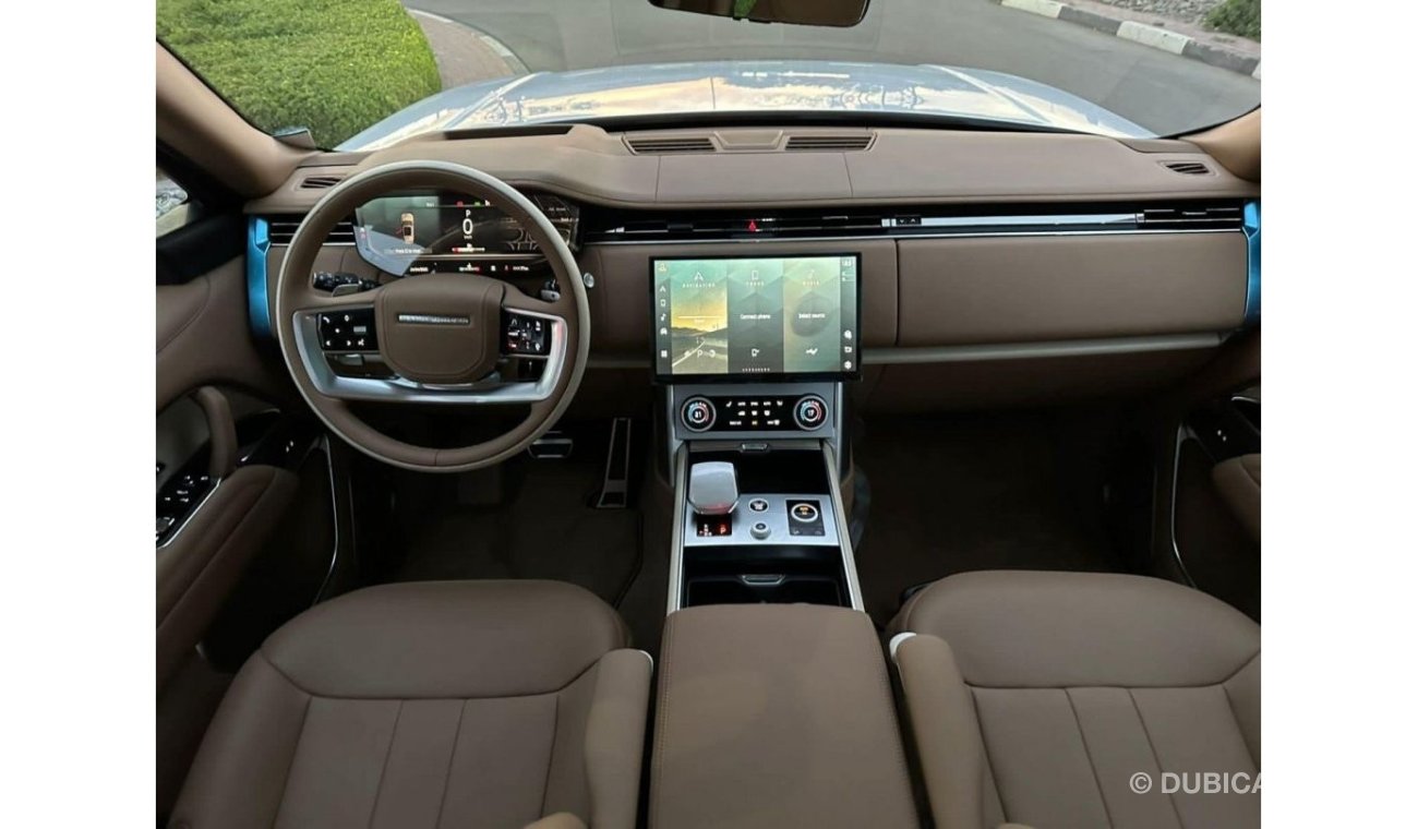 Land Rover Range Rover BRAND NEW GCC SPEC UNDER WARRANTY AND SERVICE