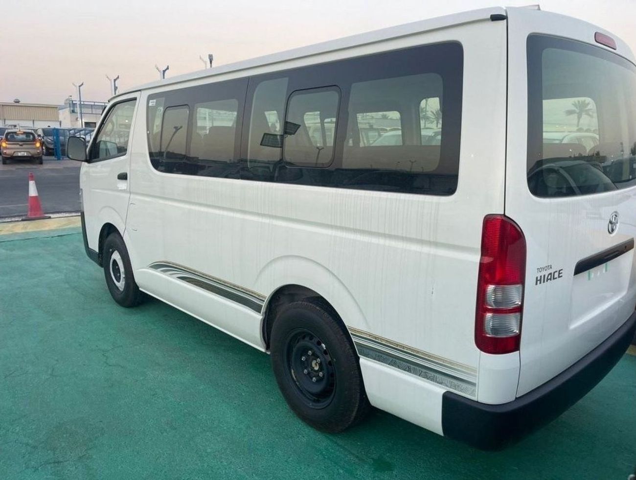 Toyota Hiace 2025 Toyota Hiace 2500 cc PASSENGERS Standard Roof DIESEL Zero Manual Gear