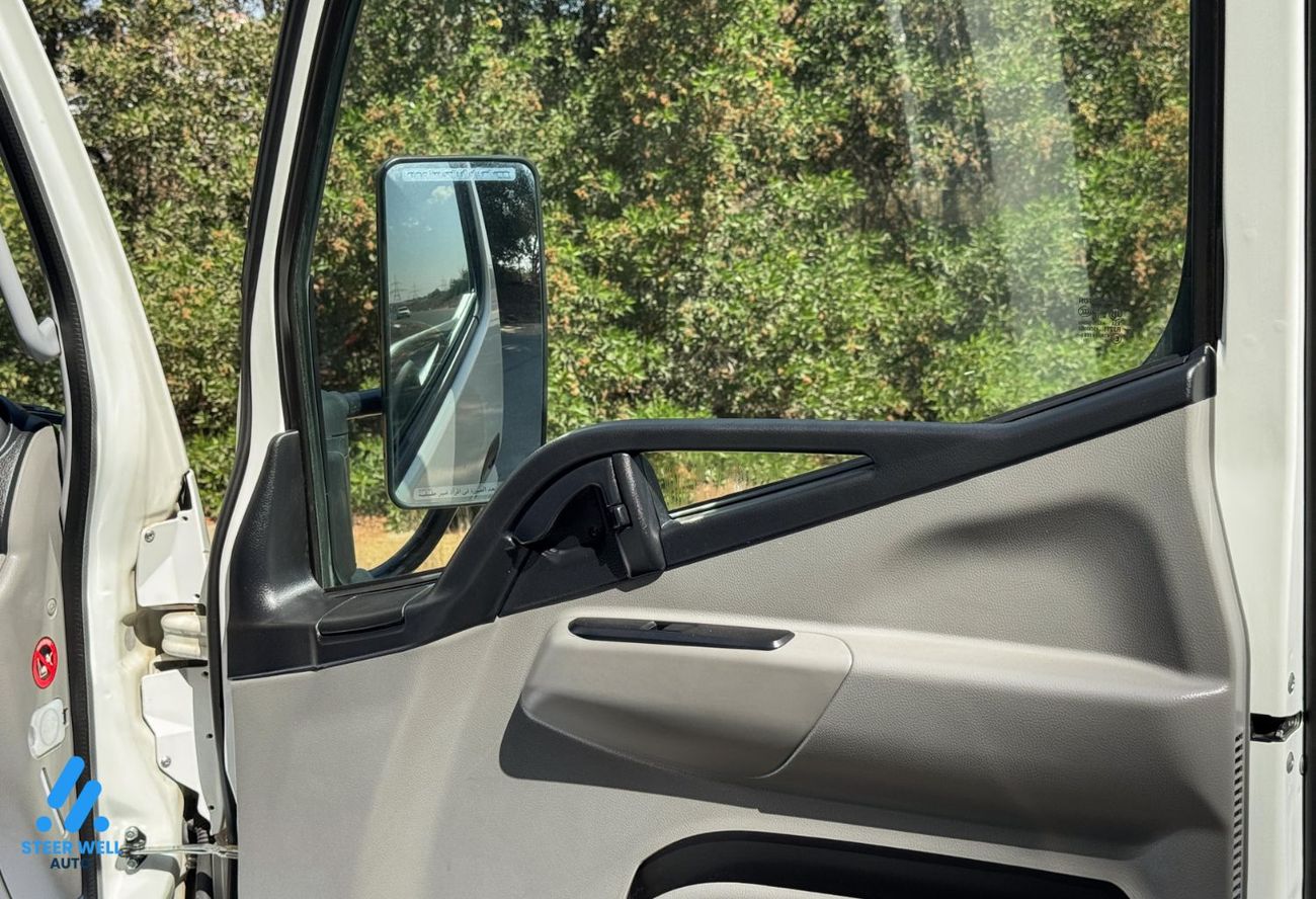 Mitsubishi Fuso Canter Euro 5 | 3.0L Diesel Truck | Long Chassis 5042mm | RWD | White | GCC Specs