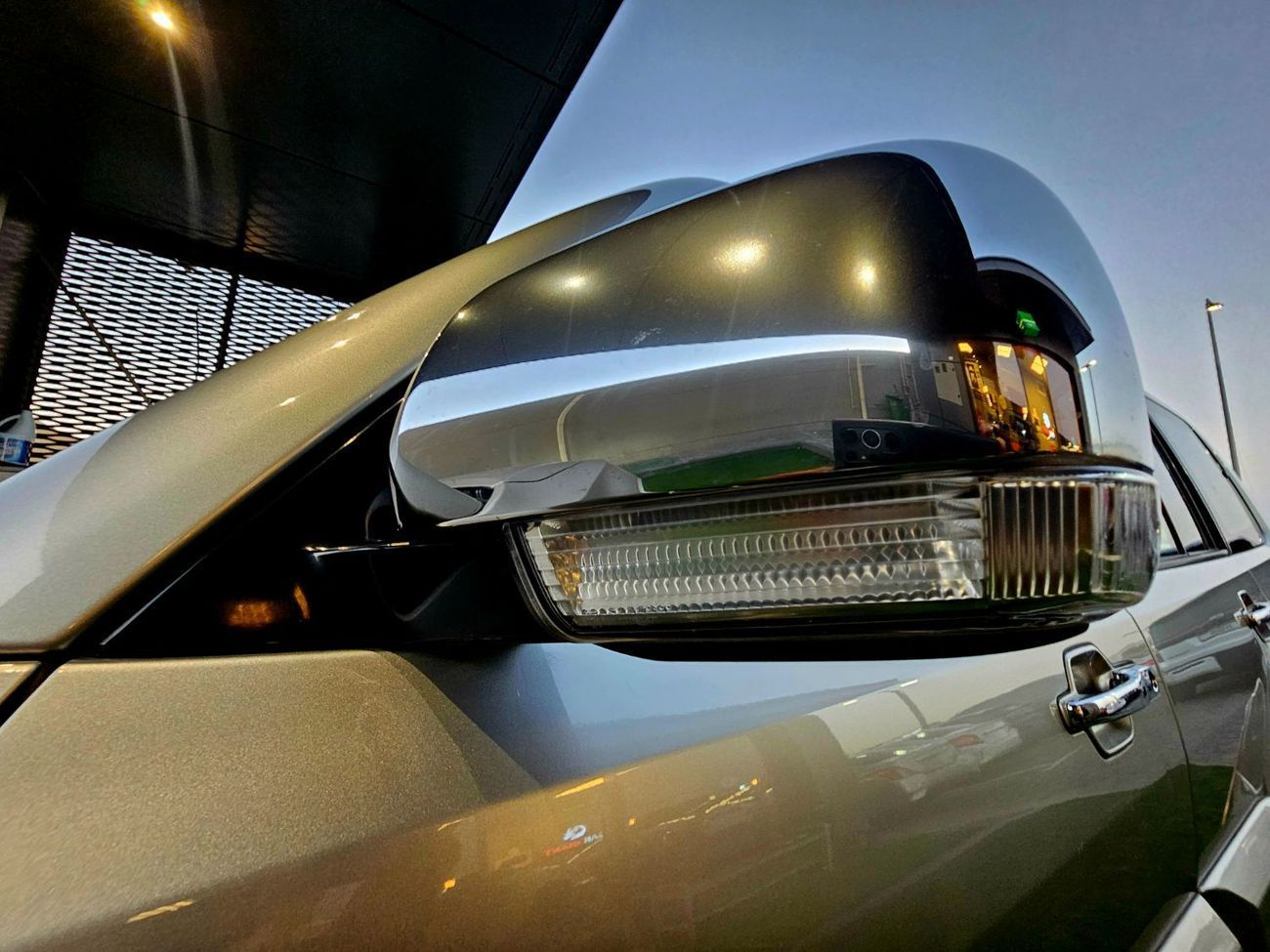 Mitsubishi Pajero GLS / SUNROOF/ LEATHER / ORIGINAL PAINT/ LOW MILEAGE / SINGLE OWNER