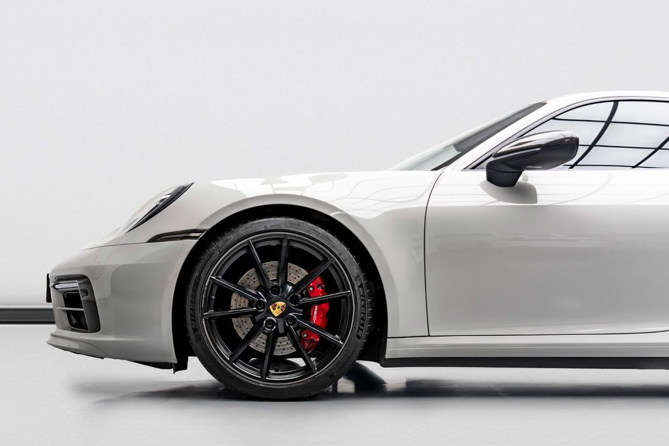 Porsche 911 Carrera 4S 3.0L (444 HP) Coupe 2020 Porsche 911 Carrera 4S, Porsche Warranty, Carbon Fibre Exterior,