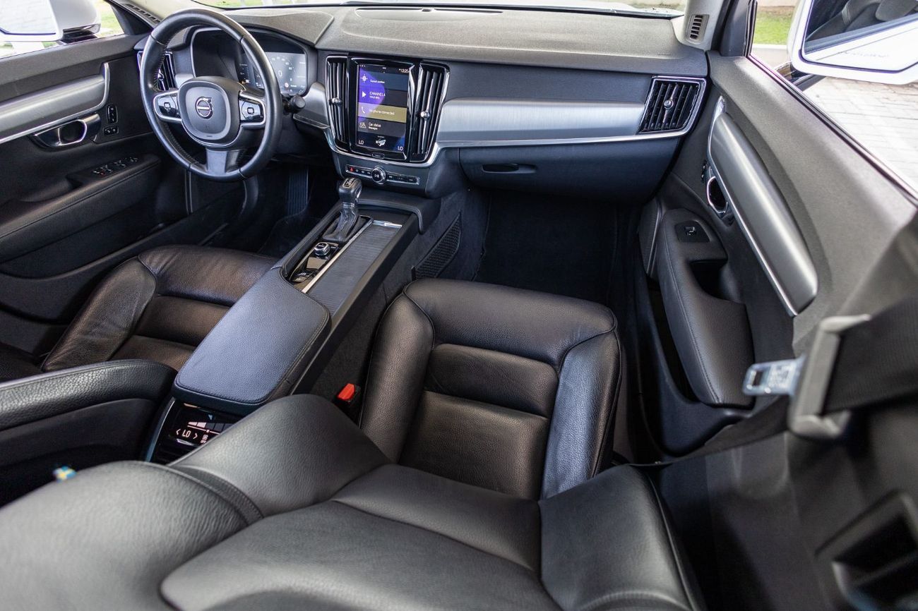 Volvo S90 Momentum 2.0L