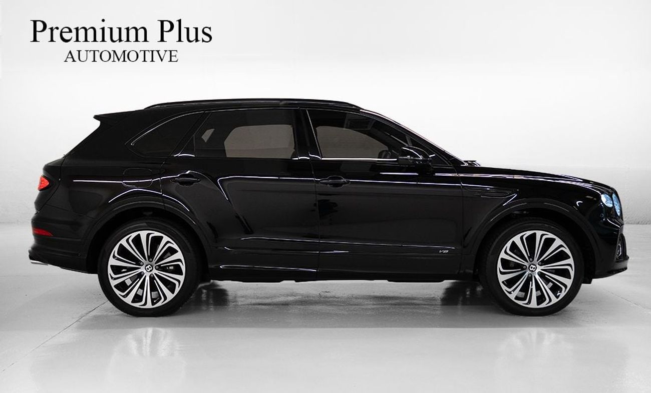 Bentley Bentayga Bentayga 4.0T 2021 Bentley Mulliner Blackline, Warranty, Full Bentley Service History, Fully Loaded,