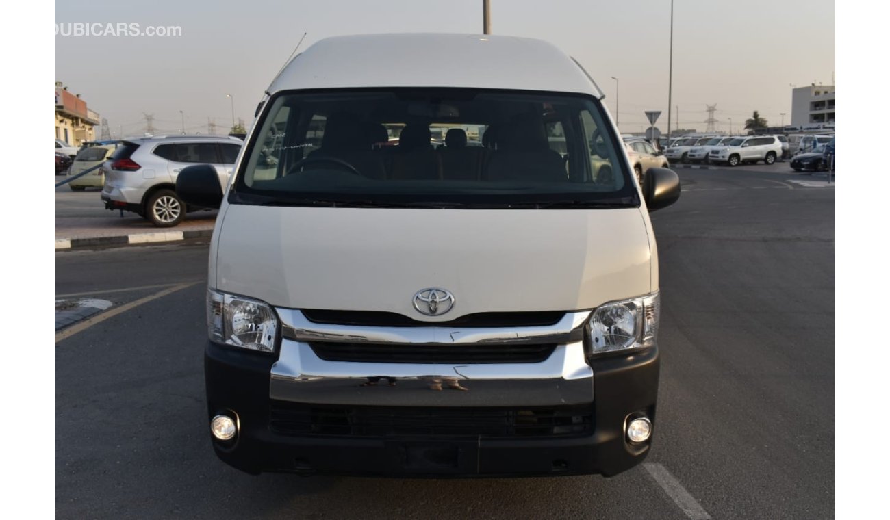 Toyota Hiace diesel right hand drive automatic gear 14 seats 3.0L