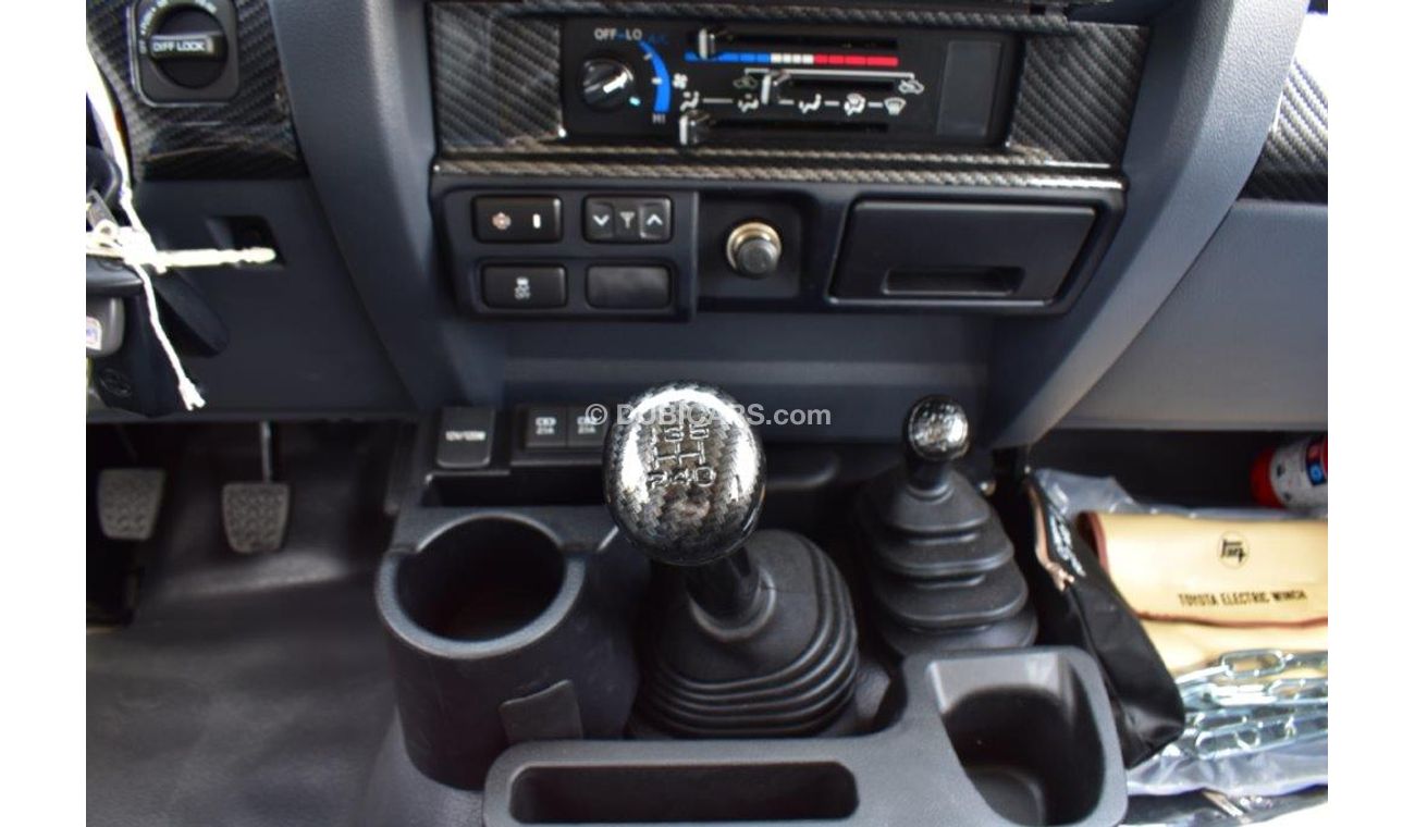 Toyota Land Cruiser Pick Up Double Cab Black Edition V8 4.5l 4wd Manual Transmission