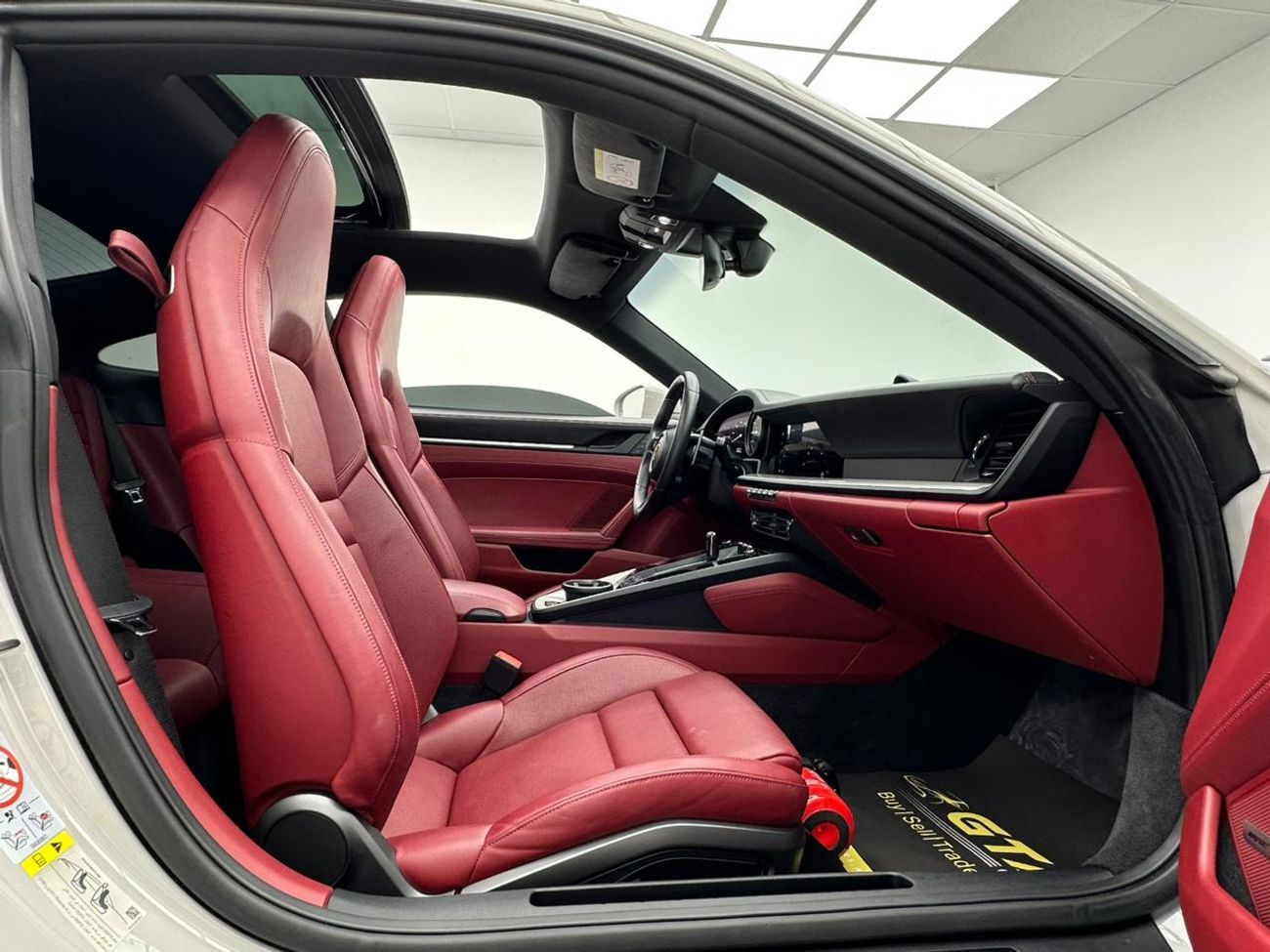 Porsche 911 Carrera 4GTS 3.0L (450 HP) Coupe 2022 Porsche 911 Carrera 4 GTS, 06/2027 Porsche Warranty, 06/2030 P