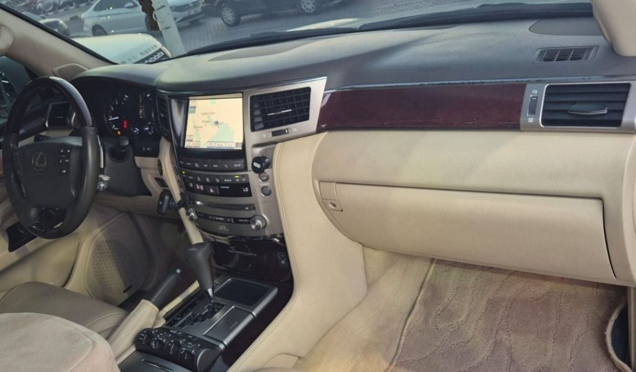 Lexus LX 570 2014 Lexus LX570 Sport Platinum (URJ201), 5dr SUV, 5.7L 8cyl Petrol, Automatic, All Wheel Drive. cle