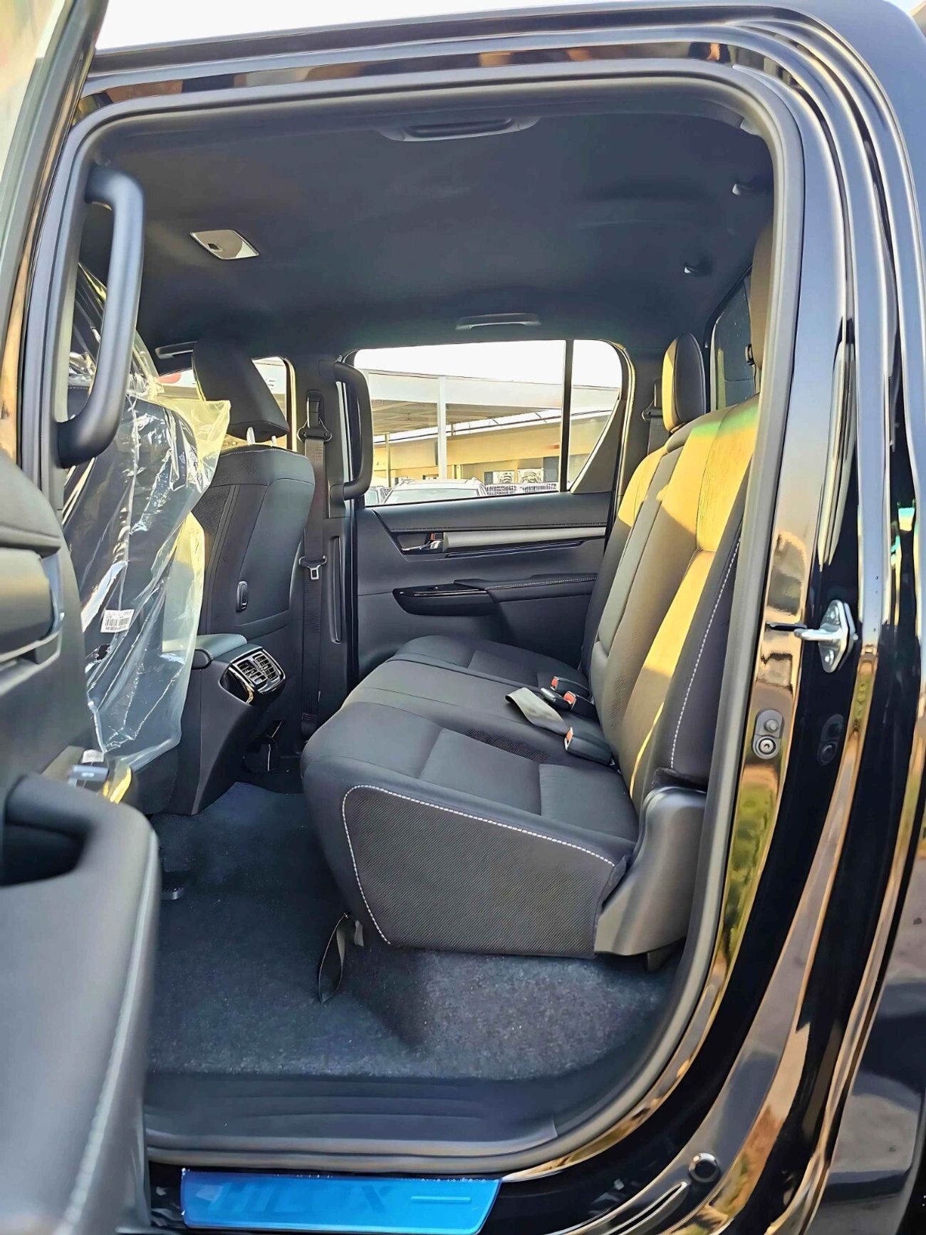 تويوتا هيلوكس ADVENTURE, 4.0L PETROL, A/T, 360* CAMERA, "18" A/WHEELS WITH ROLL BAR  (CODE #  HPV6AF)