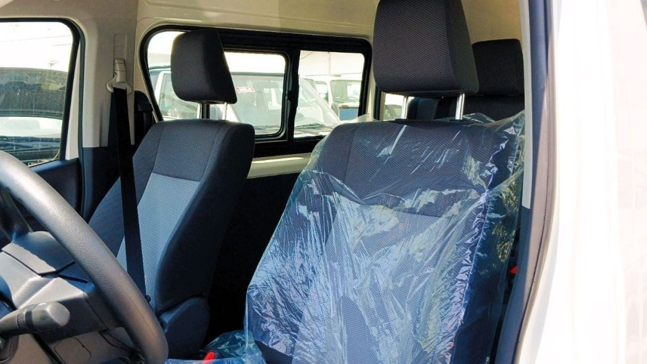 Toyota Hiace DLS - STD ROOF Toyota HiAce 2.8L Diesel Manual 13-seater  2025YM