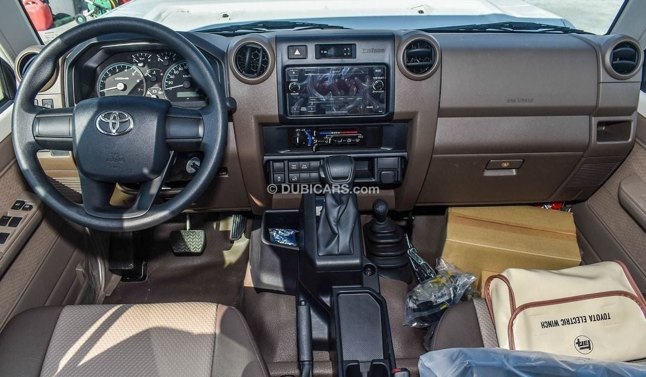 تويوتا لاند كروزر بيك آب LC79 DC 4.0l Automatic Alloy Wheels 4WD 5 Seater Petrol